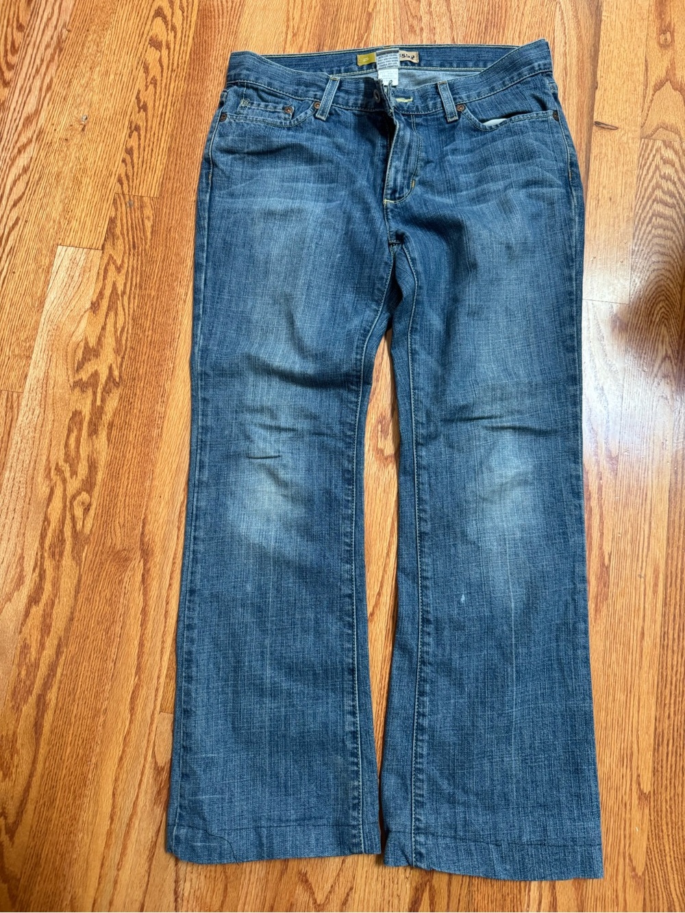 Old Navy Women's Bootcut Jeans in Medium Blue Wash